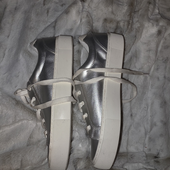 UGG Metallic Silver Women's Sneakers - Picture 7 of 9